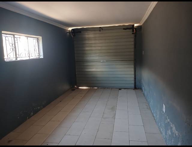 3 BEDROOM HOUSE FOR SALE IN SESHEGO E